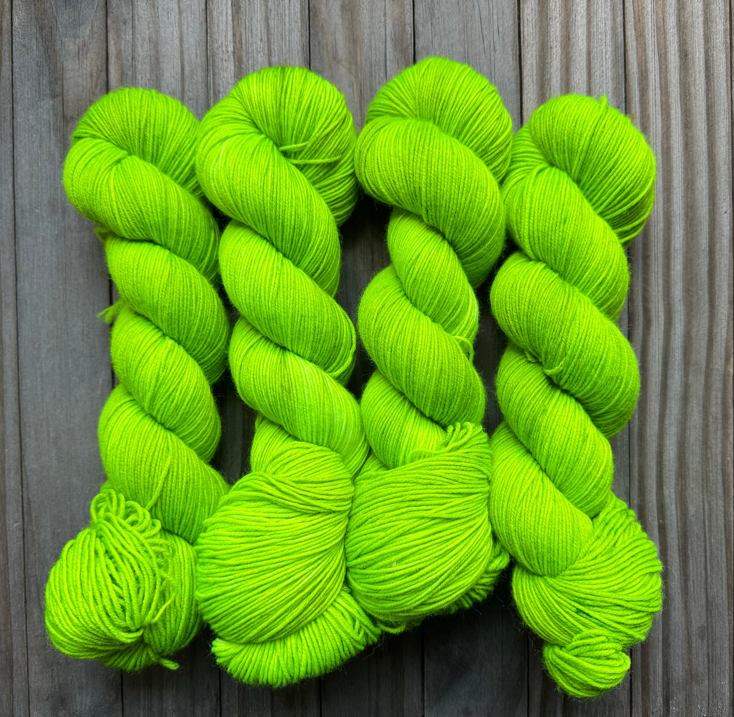 Radioactive Glow Worsted